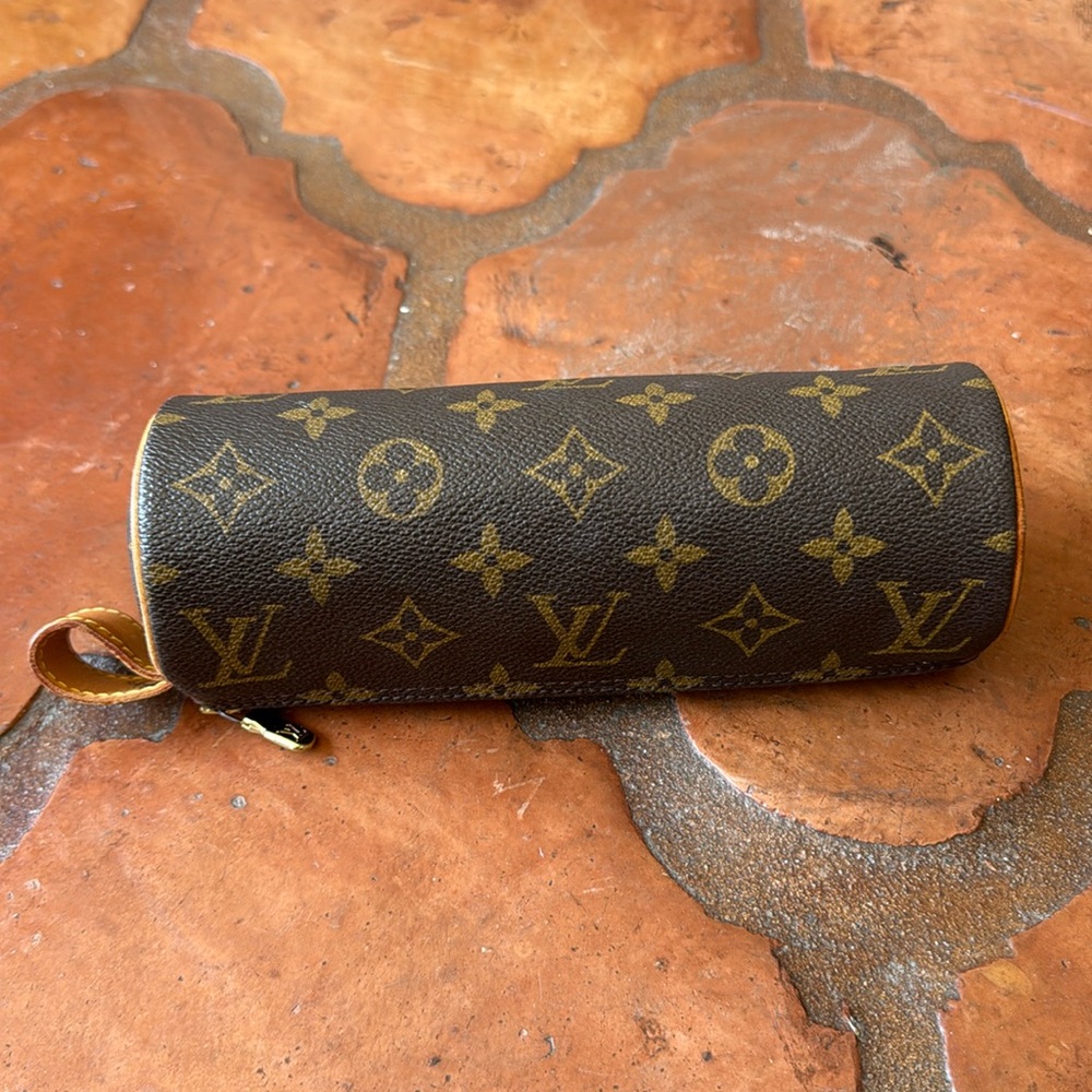 Authentic Louis Vuitton clutch bag